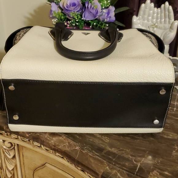 Handbag - Picture 5 of 6